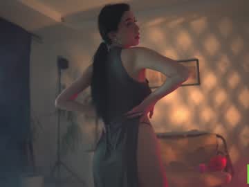 girl
        sophia_lean cam image #1411348