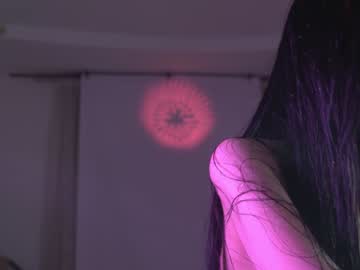 girl
        sophia_lean cam image #1982084