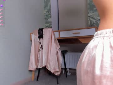 girl
        lynnhalloway cam image #3621637