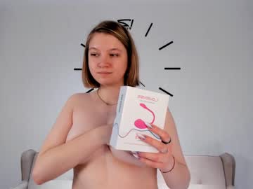 girl
        chelseagary cam image #2513792