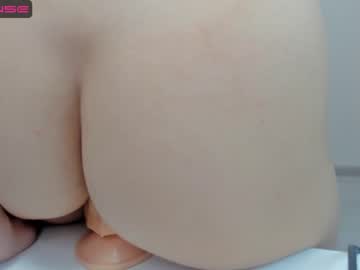 girl
        lolliruth cam image #880991