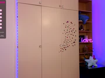 girl
        callme_star cam image #973758