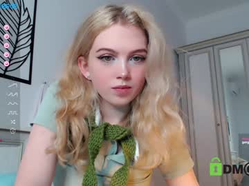 girl
        small_blondee cam image #389433