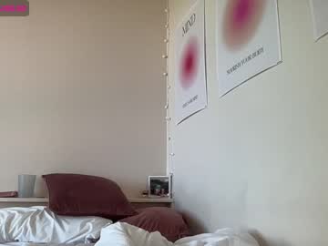 girl
        missirea cam image #1530372