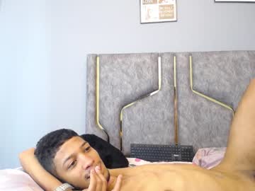 couple
        charlieytracy cam image #515069