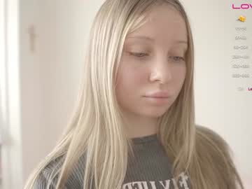 girl
        pureangeldolores cam image #2193815