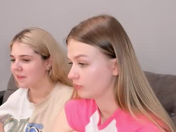 couple
        cherrybaby__ cam image #1229438