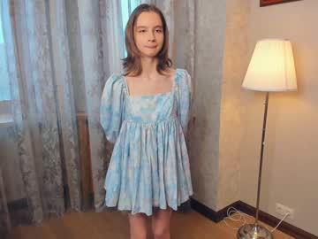 girl
        happiness_call cam image #806591