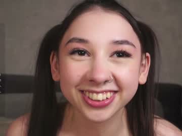 girl
        zarascarlett cam image #3619232