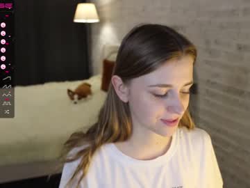 girl
        sophie_burn cam image #721064