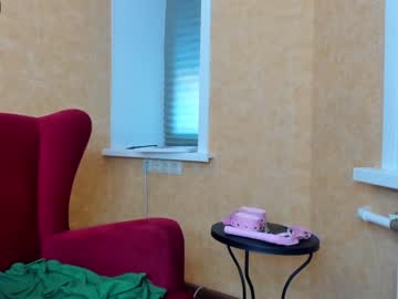 girl
        lola_tease cam image #603646