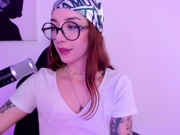 girl
        thecosmicgirl cam image #4211832