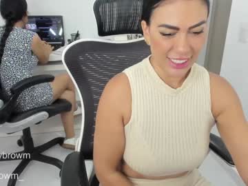 couple
        emillybrowm cam image #3042287