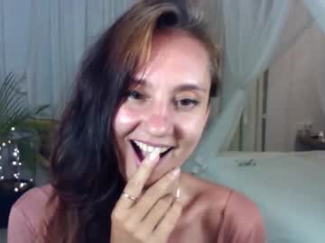 couple
        goddess_marylin cam image #1701783