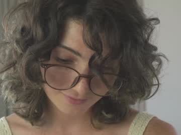 girl
        you_fell_in_love cam image #3261766
