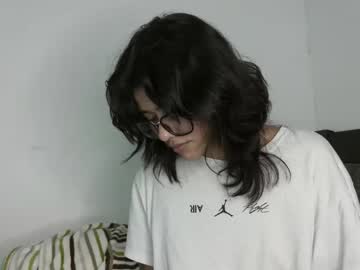 girl
        lovely_allys cam image #4547493