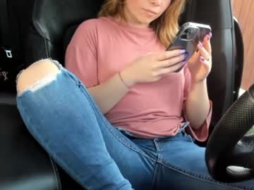 girl
        nyconik cam image #773276