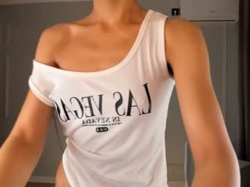girl
        sweetfox_365 cam image #1173662