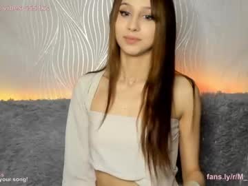 girl
        m_u_s_e cam image #1004486