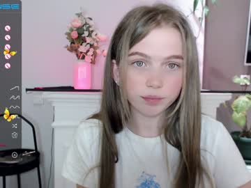 girl
        small_blondee cam image #5871