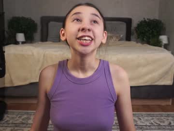 girl
        zarascarlett cam image #3800602