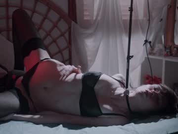 girl
        chaturbatable cam image #4271666