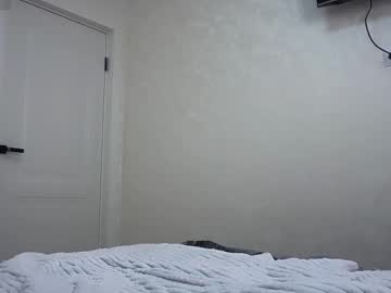 girl
        skyeveil cam image #4557536