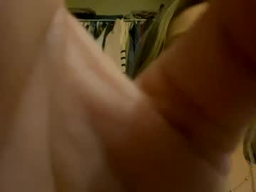 girl
        lookatthese00 cam image #3059374