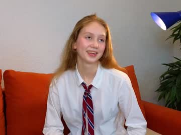girl
        lizzy_cutie cam image #3372655