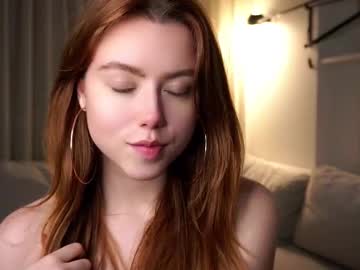 girl
        who_s_there cam image #4360832