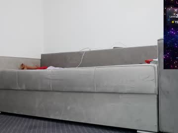 girl
        carmela_fox cam image #4076347