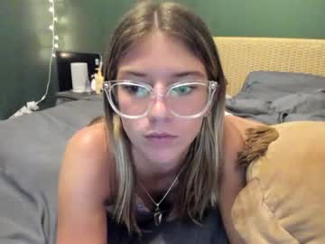 girl
        oliviahansleyy cam image #2780884