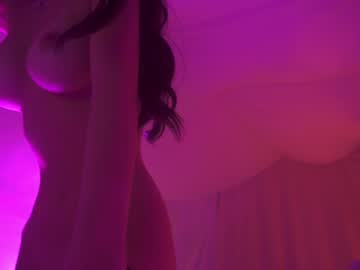 girl
        sunny_maria cam image #3972812