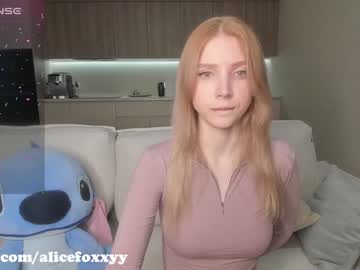 girl
        oh_honey_ cam image #2435093
