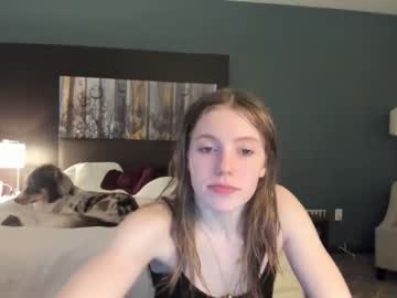 girl
        lenity_life cam image #2638463