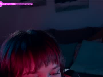 girl
        chaturbatable cam image #2554636