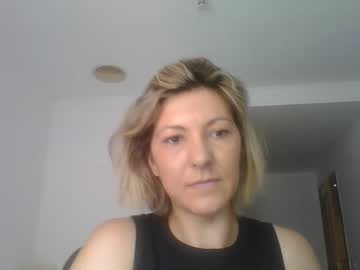 girl
        lara_flame cam image #1255762