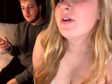 couple Webcam Girls Sex Thressome And Foursome with madiiiixoxo_