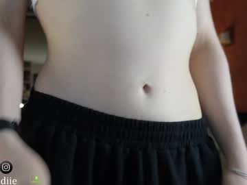 girl
        bestblondiiecb cam image #2899518
