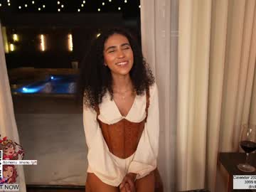 girl
        amnie_ cam image #3877891