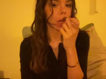girl
        lilyofearth cam image #2805310