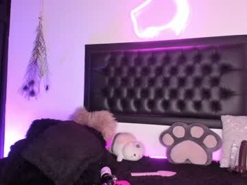 girl
        iam_eli cam image #1906256