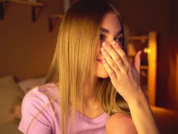 girl
        cuteelsa_ cam image #2193290