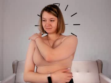 girl
        chelseagary cam image #2500220