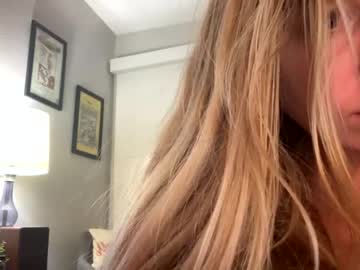 couple
        iluvyoujenny cam image #350314