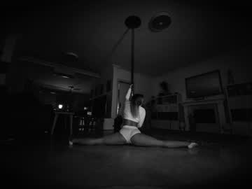 girl
        hannahjames710 cam image #110051