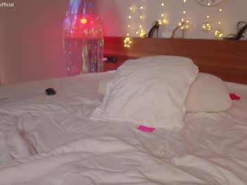 girl
        emilia98xxx cam image #2284002