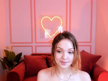 girl
        alice_tucci cam image #1972116
