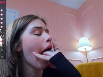 girl
        lilinett cam image #846274
