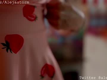 girl
        alejastorm cam image #2350605